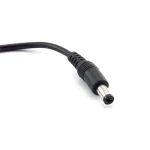 N�rbillede af DC-stik p� str�mforsyningskabel