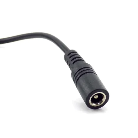 N�rbillede af DC hunstik p� forl�ngerkabel