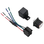 GPS-tracker med rel�, ledningss�t og printkort med SIM-kortholder