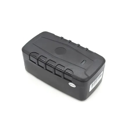 GPS tracker i sort robust kabinet set skr�t fra siden