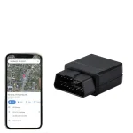 OBD GPS-tracker til bil ved siden af smartphone med kortvisning