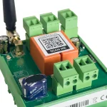 N�rbillede af GSM-modulets kredsl�b, antenne og klemmer