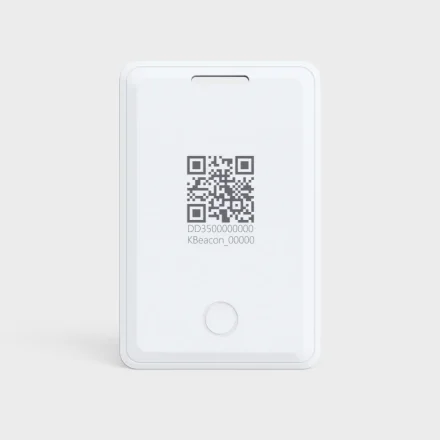 Hvidt beacon-kort med QR-kode og trykknap, set forfra