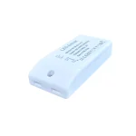 LED driver 12V DC 1A fotograferet i vinkel s� terminaler ses forneden