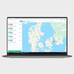 Odin trackers online platform vist p� laptop med kort over Danmark