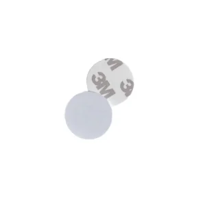 RFID-brik med 3M-kl�bem�rke p� bagsiden