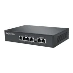 PoE switch med 4 PoE-porte og 2 uplink-porte set forfra i vinkel