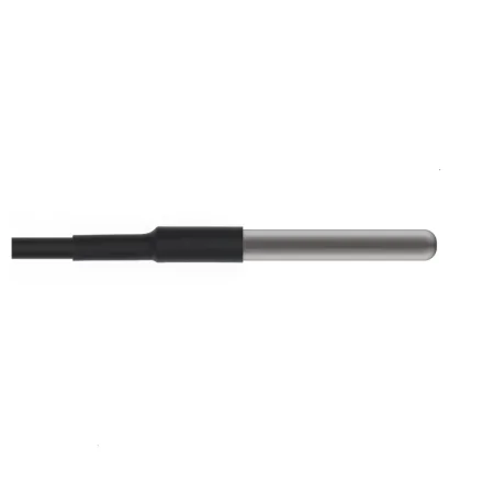 N�rbillede af temperaturf�rerens metalspids og sorte kabel