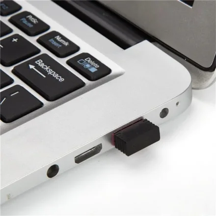 USB beacon sat i USB-port p� b�rbar computer